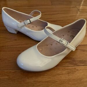 Elegant White Kids' Mary Jane Shoes